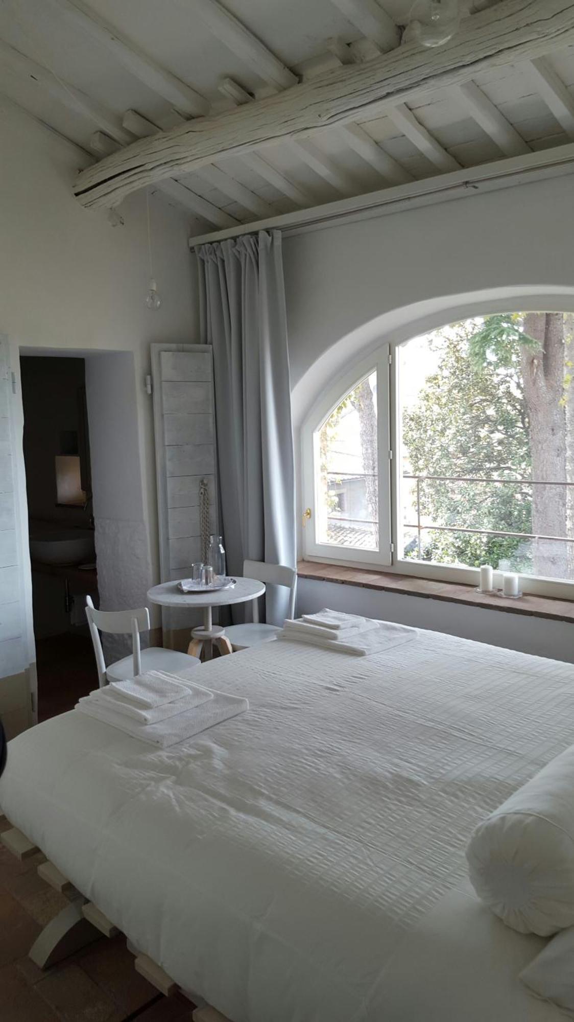 B&B A Piazza Del Gesu Viterbo Eksteriør bilde
